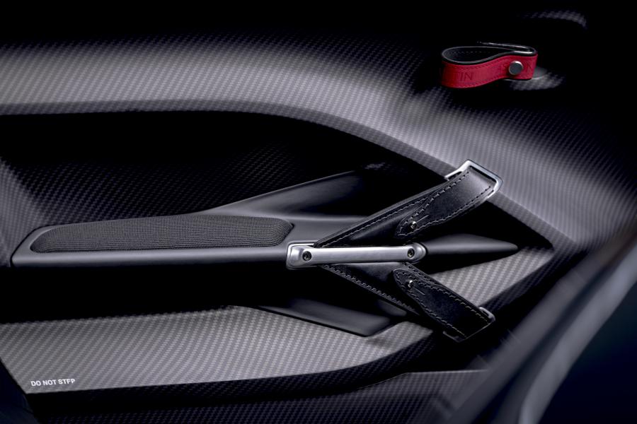 Детали интерьера Aston Martin V12 Speedster 2020 года  (WW) (фото 14 из 39)